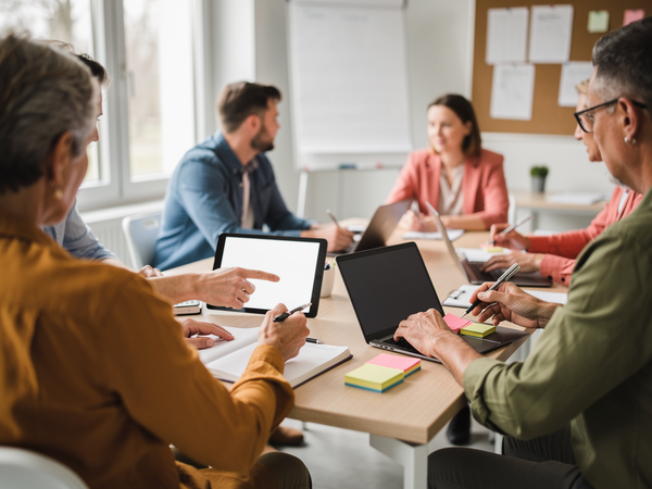 Bild zu (Hoch-)Begabtenförderung durch individuelle Lernarrangements – Analog, digital und im Blended Learning, KI-generiertes Bild