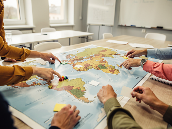Bild zu Europa nachhaltig gestalten am Berufskolleg: Von der Schulentwicklung in die Unterrichtspraxis, KI-generiertes Bild