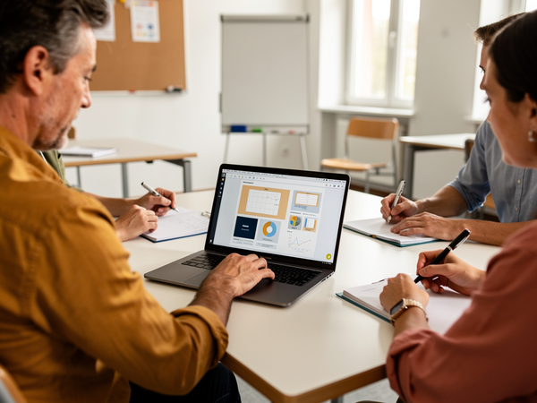 Bild zu DFO II: Mathematische Basiskompetenzen in der Sekundarstufe I:
Digital gestütztes Unterrichten von Basiskompetenzen in Klasse 5 und 6 (M2), KI-generiertes Bild